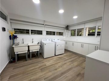 VENTA O ALQUILER CASA DE LUJO ALTOS DE GOLF MODERNA CON PISCINA