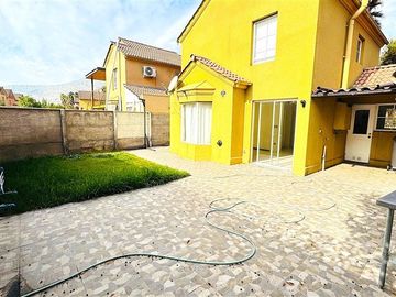 Casa en Venta en VALLE LO CAMPINO , QUILICURA