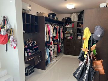 VENTA Casa de TRES NIVELES CON ALBERCA Fracc. Lomas del Sol RIVIERA VERACRUZANA