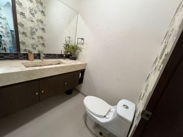 VENTA Casa de TRES NIVELES CON ALBERCA Fracc. Lomas del Sol RIVIERA VERACRUZANA