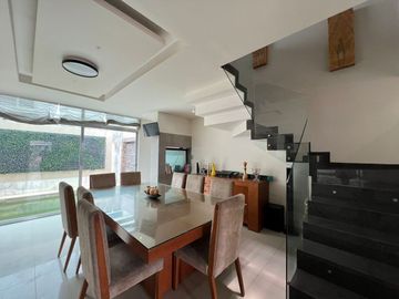 VENTA Casa de TRES NIVELES CON ALBERCA Fracc. Lomas del Sol RIVIERA VERACRUZANA