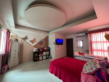 VENTA Casa de TRES NIVELES CON ALBERCA Fracc. Lomas del Sol RIVIERA VERACRUZANA