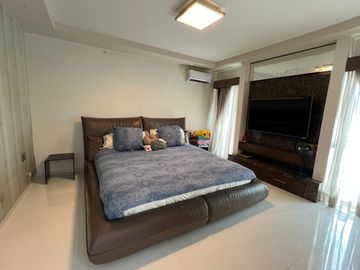 VENTA Casa de TRES NIVELES CON ALBERCA Fracc. Lomas del Sol RIVIERA VERACRUZANA