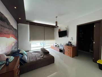 VENTA Casa de TRES NIVELES CON ALBERCA Fracc. Lomas del Sol RIVIERA VERACRUZANA