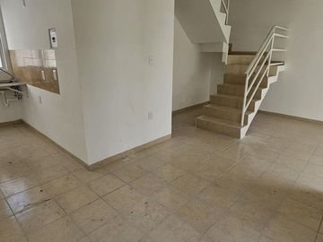 Casa con roof top en venta, en condominio con alberca, en Emiliano Zapata, Mor.