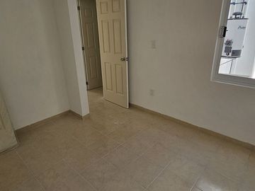 Casa con roof top en venta, en condominio con alberca, en Emiliano Zapata, Mor.