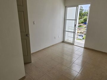 Casa con roof top en venta, en condominio con alberca, en Emiliano Zapata, Mor.