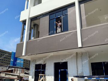 Dijual Rumah Baru Modern siap huni 3Lt di Kran 5 Kemayoran JakPus
