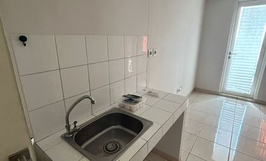 Disewakan  atau Dijual Apartemen studio  Springlake Summarecon Bekasi