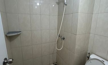 Disewakan  atau Dijual Apartemen studio  Springlake Summarecon Bekasi