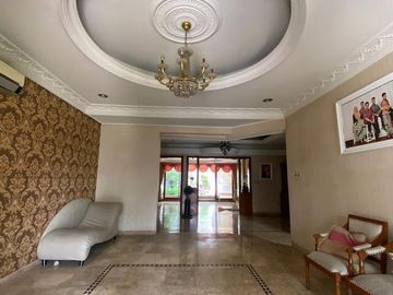 Disewakan Rumah Besar Utk Tinggal/kantor Di Tebet