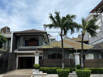 Disewakan Rumah Besar Utk Tinggal/kantor Di Tebet