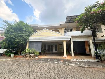 Rumah 2 Lantai di Komplek Premium Ciputat Berfasilitas Lengkap