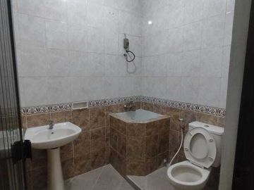 Rumah dekat kampus Petra Kutisari Selatan Surabaya
