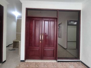 Rumah dekat kampus Petra Kutisari Selatan Surabaya