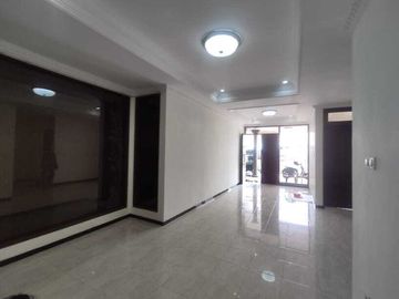 Rumah dekat kampus Petra Kutisari Selatan Surabaya