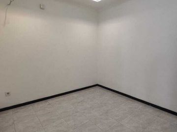 Rumah dekat kampus Petra Kutisari Selatan Surabaya