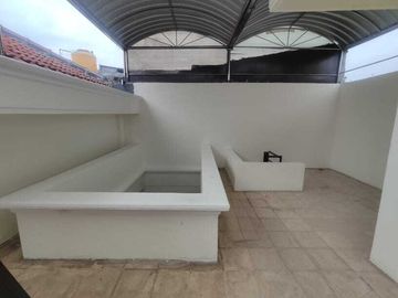 Rumah dekat kampus Petra Kutisari Selatan Surabaya