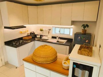 Apartemen Modern Siap Huni Full Furnished Rainbow Spring Condovillas