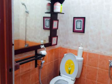 Rumah Bagus Terawat Siap Huni, Kemang Pratama 2