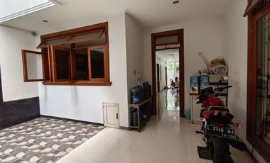 Rumah Araya tahap 1 di Raya Boulevard luas tanah 1.000m2 dengan Indoor pool dan 6 kamar tidur