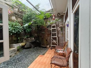 Dijual rumah di Cinere