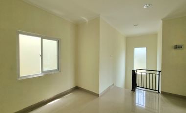 Dijual Rumah HOEK HOOK BARU Sektor 7A Gading Serpong