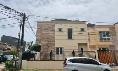 Dijual Rumah HOEK HOOK BARU Sektor 7A Gading Serpong
