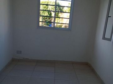 Comoda casa sobre Espora 8515, ciudad de Glew