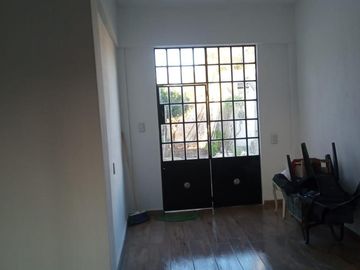 Comoda casa sobre Espora 8515, ciudad de Glew