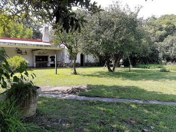 Hermosa casa quinta en el límite de Glew y Guernica