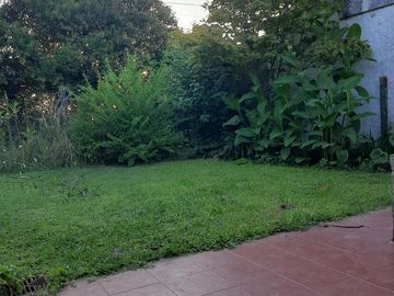 Hermosa casa quinta en el límite de Glew y Guernica