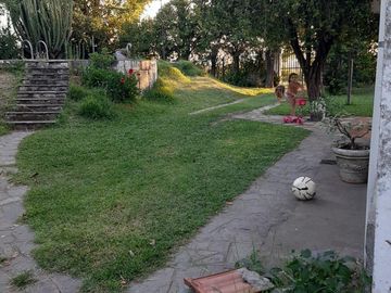 Hermosa casa quinta en el límite de Glew y Guernica