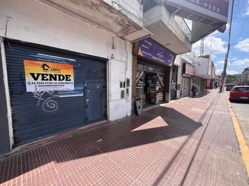 Venta- Almirante Brown 3000 - Local en centro V Ballester