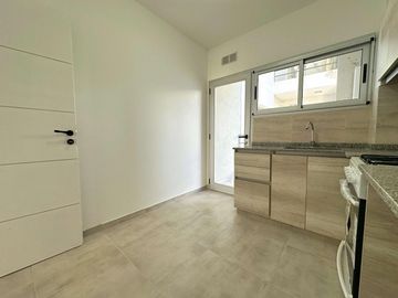 Departamento de 3 ambientes con 2 balcones