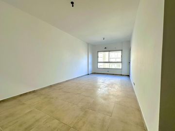 Departamento de 3 ambientes con 2 balcones