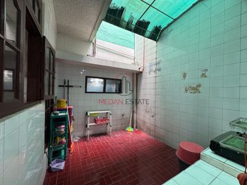 Dijual! Villa Taman Polonia I