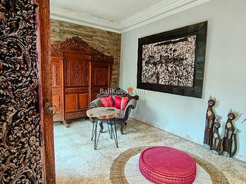 AMR-103.GDJ | For Rent Classic Pavillion House 2 BR in Renon Centre