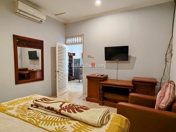 AMR-103.GDJ | For Rent Classic Pavillion House 2 BR in Renon Centre