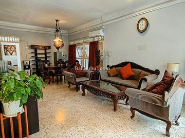 AMR-103.GDJ | For Rent Classic Pavillion House 2 BR in Renon Centre