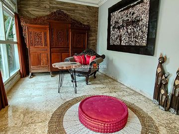 AMR-103.GDJ | For Rent Classic Pavillion House 2 BR in Renon Centre