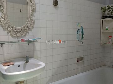 AMR-103.GDJ | For Rent Classic Pavillion House 2 BR in Renon Centre