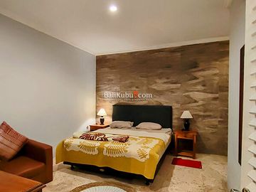 AMR-103.GDJ | For Rent Classic Pavillion House 2 BR in Renon Centre