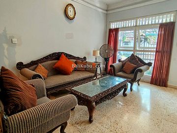 AMR-103.GDJ | For Rent Classic Pavillion House 2 BR in Renon Centre