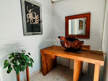 AMR-103.GDJ | For Rent Classic Pavillion House 2 BR in Renon Centre