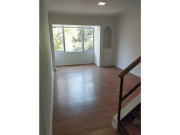 MARAVILLOSA VISTA A CERRO SANTA LUCIA, DEPTO  DUPLEX A PASOS BARRIO LASTARRIA, RECIEN REMODELADO Y MODERNIZADO, COMO NUEVO