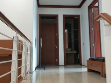 DI JUAL RUMAH SEMI FURNISH KAWASAN KEMANG PRATAMA