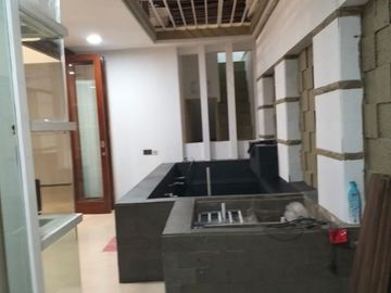 DI JUAL RUMAH SEMI FURNISH KAWASAN KEMANG PRATAMA