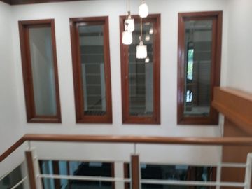 DI JUAL RUMAH SEMI FURNISH KAWASAN KEMANG PRATAMA