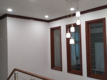 DI JUAL RUMAH SEMI FURNISH KAWASAN KEMANG PRATAMA